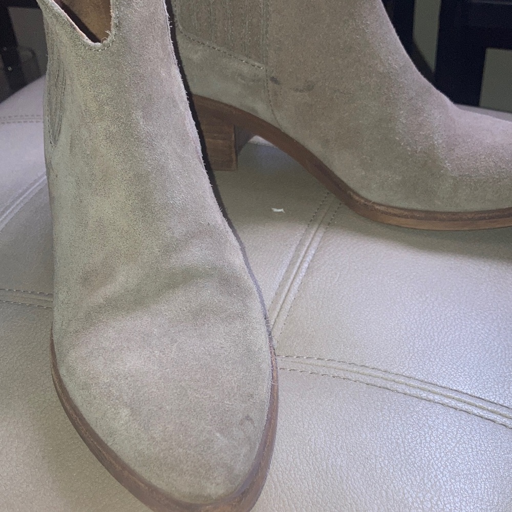 Madewell Taupe Suede Pointed Chelsea Booties